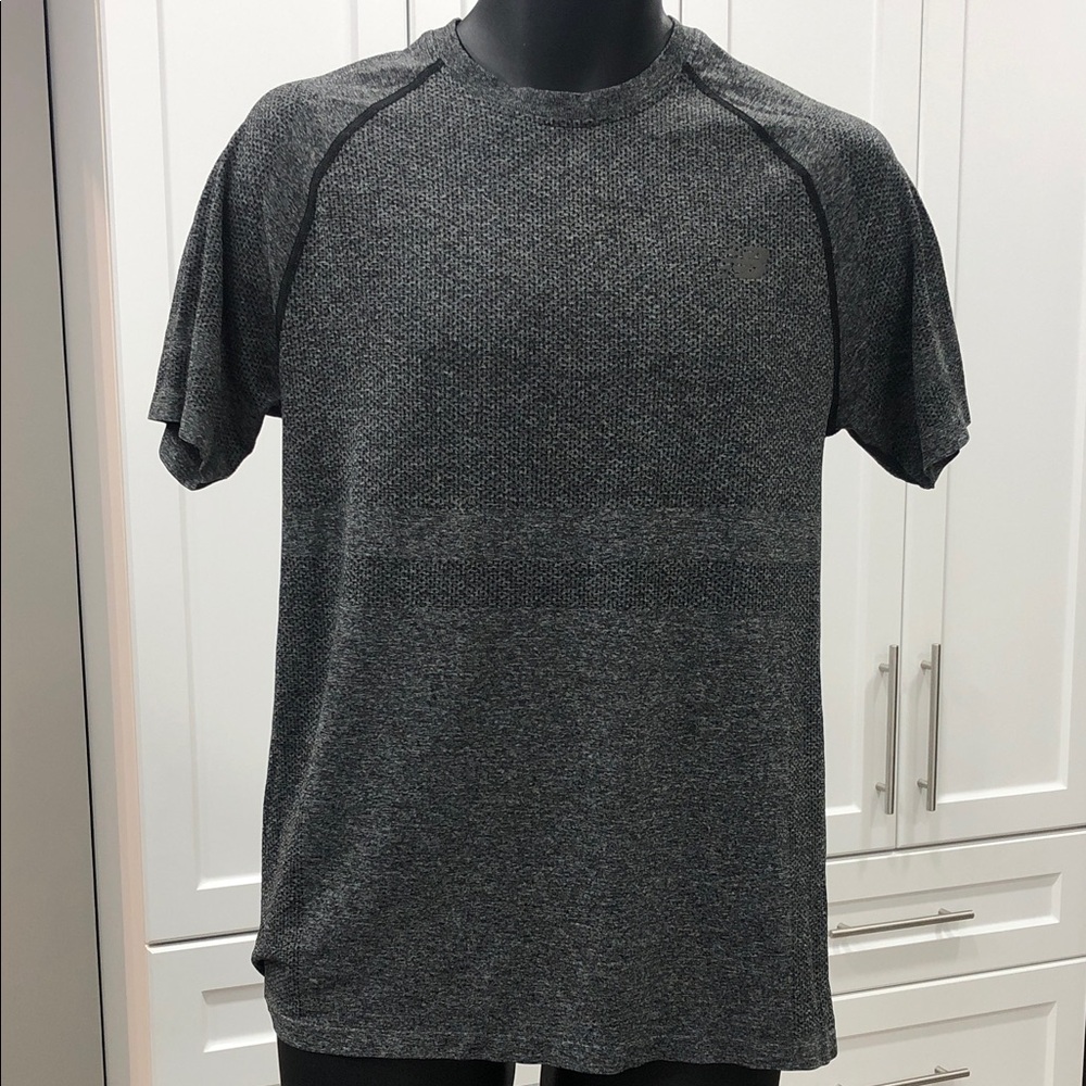 New Balance Men’s Activewear T-Shirt – Size Medium – Gray/Black